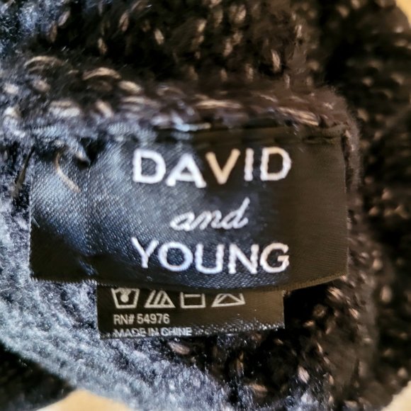David and Young Dog Mom Hat and Mitten Set New In Christmas Box - Picture 3 of 5
